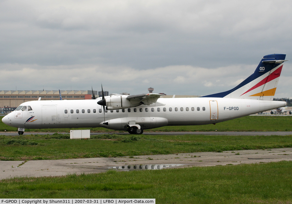 F-GPOD, 1993 ATR 72-202 C/N 361, Rolling holding point rwy 32R for departure...