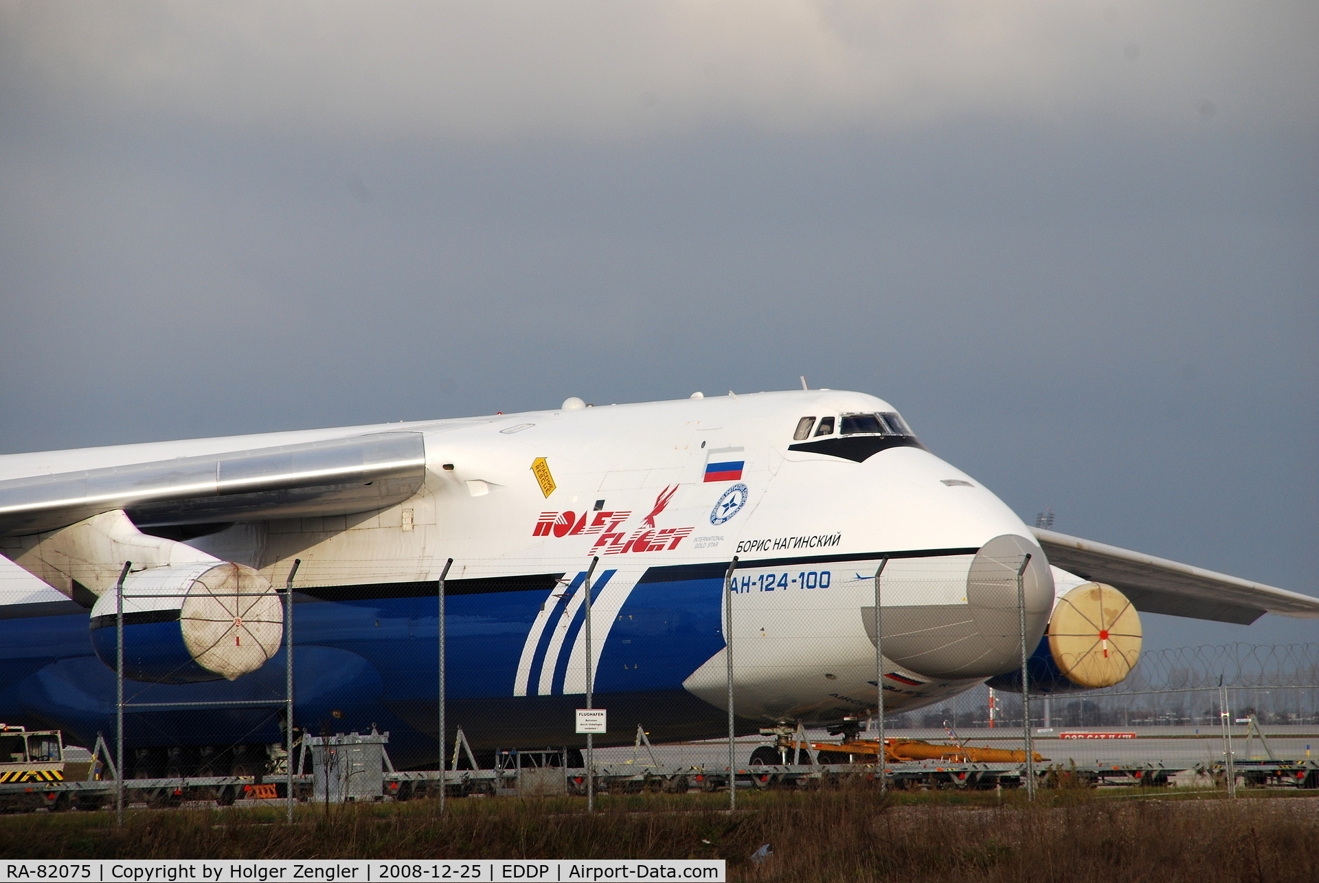 RA-82075, 1994 Antonov An-124-100 Ruslan C/N 9773053459147, Christmas rest 2