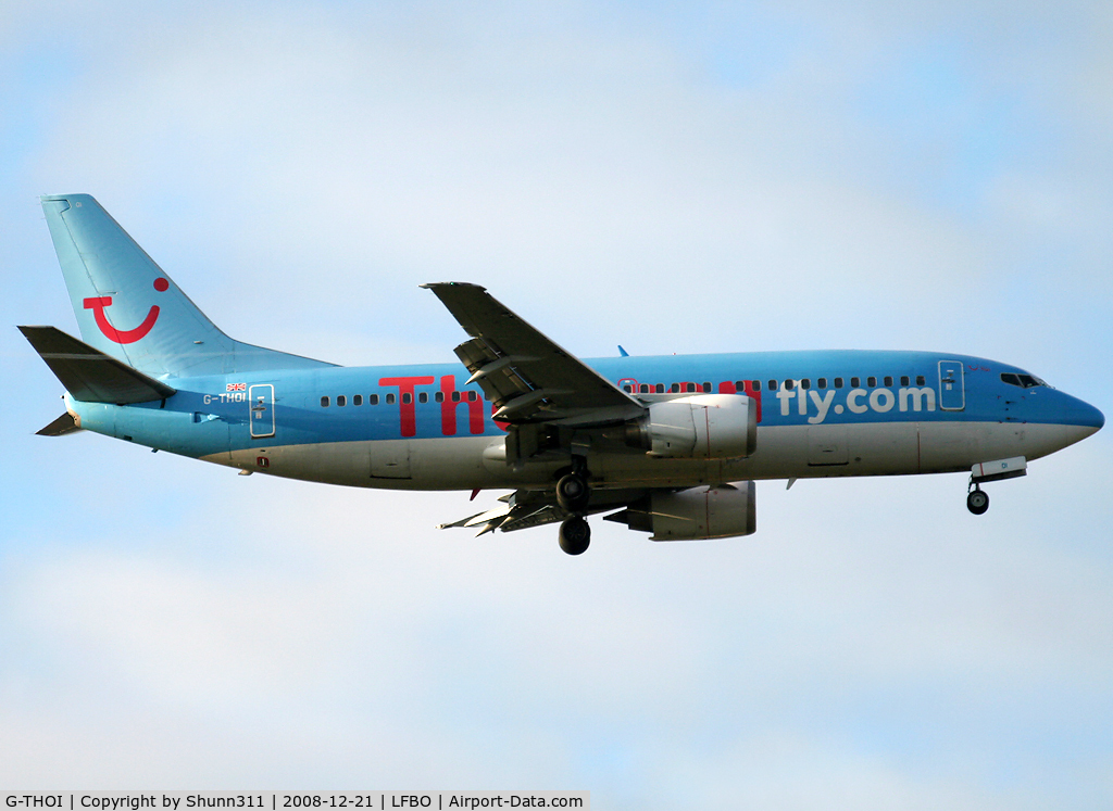 G-THOI, 1998 Boeing 737-36Q C/N 29327, Landing rwy 32L