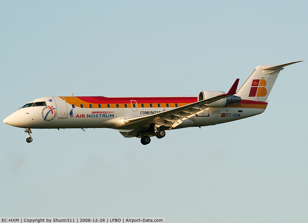 EC-HXM, 2001 Canadair CRJ-200ER (CL-600-2B19) C/N 7514, Landing rwy 14R
