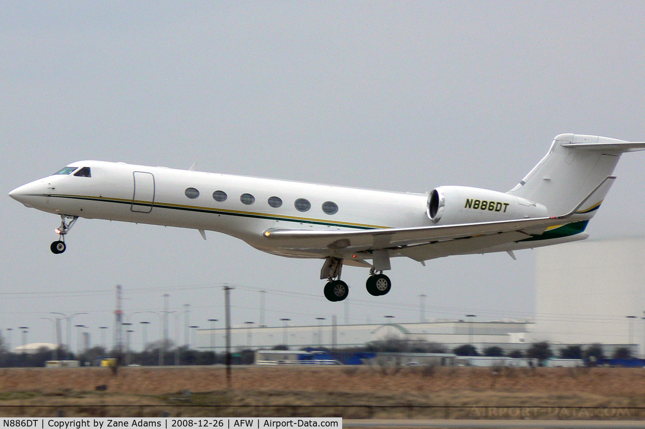 N886DT, 2001 Gulfstream Aerospace G-V C/N 636, At Alliance - Fort Worth