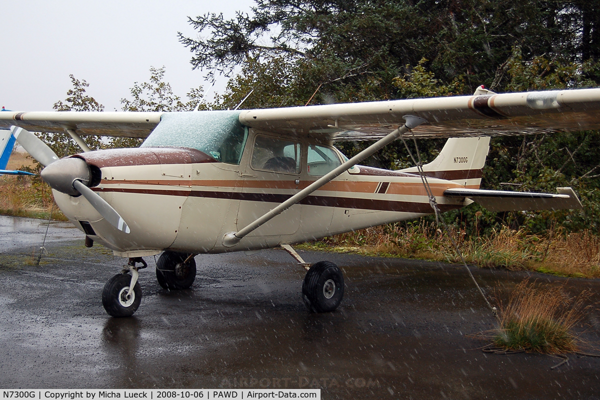 N7300G, 1970 Cessna 172K Skyhawk C/N 17259000, Snowing in Seward