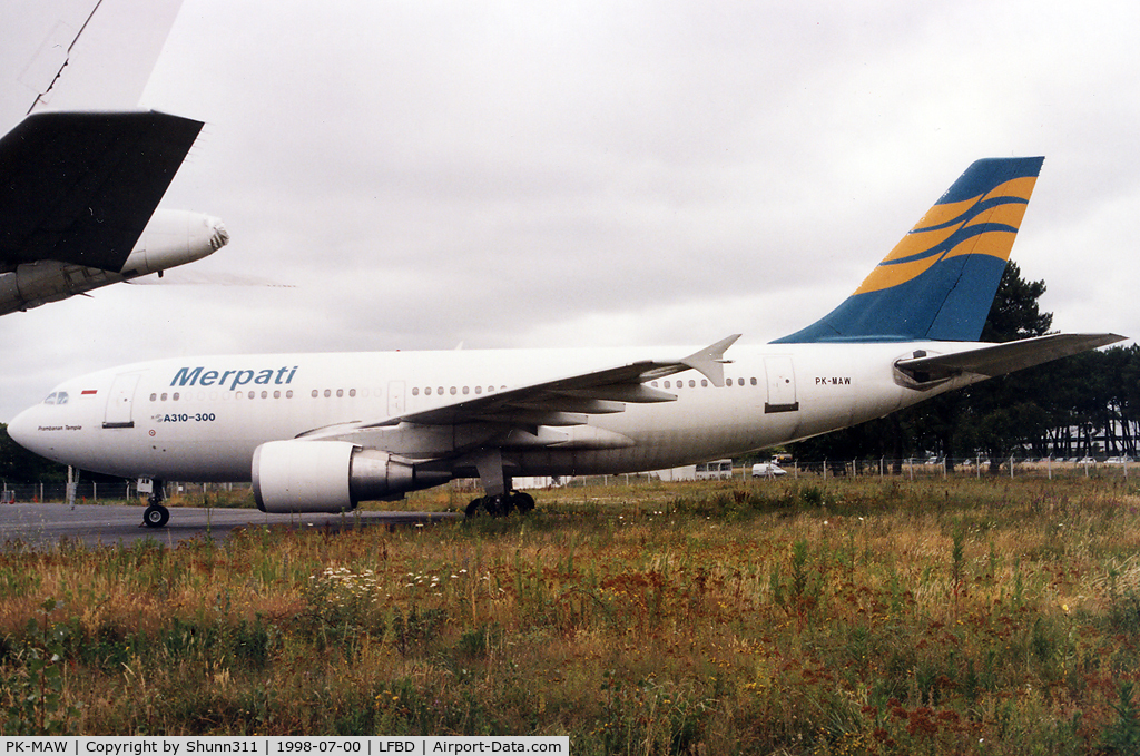 PK-MAW, 1990 Airbus A310-324 C/N 539, Stored at the Sogerma center...