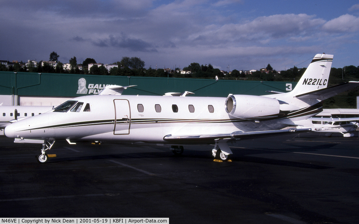 N46VE, 2000 Cessna 560XL Citation Excel C/N 560-5077, KBFI (Seen here as N221LC this airframe is currently registered N46VE as posted)