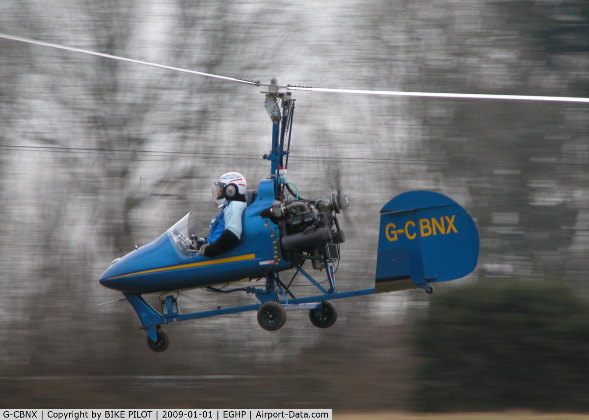 G-CBNX, 2002 Montgomerie-Bensen B-8MR Gyrocopter C/N PFA G/01A-1345, FLY BYE PRIOR TO DEPARTURE NEW YEARS DAY FLY-IN