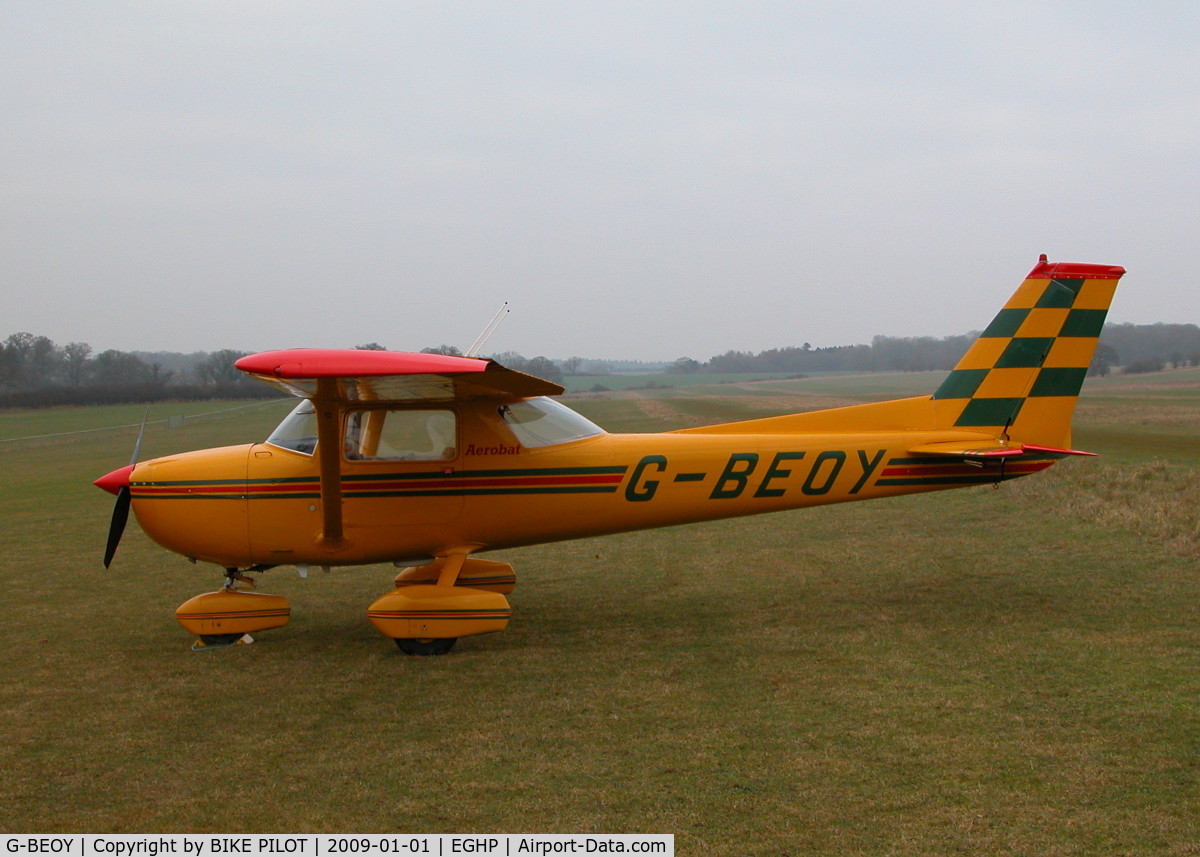 G-BEOY, 1972 Reims FRA150L Aerobat C/N 0150, HARD TO MISS THIS ONE NEW YEARS DAY FLY-IN