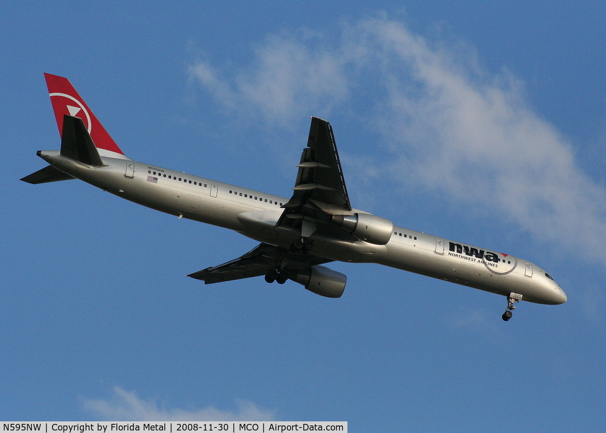 N595NW, 2003 Boeing 757-351 C/N 32995, Northwest 757-300