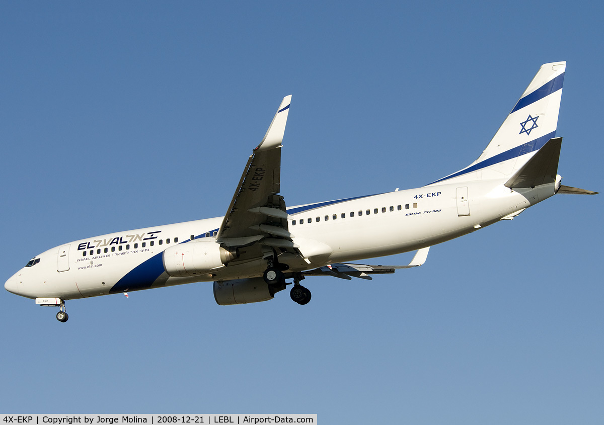 4X-EKP, 2001 Boeing 737-8Q8 C/N 30639, Clear to land RWY 25R.