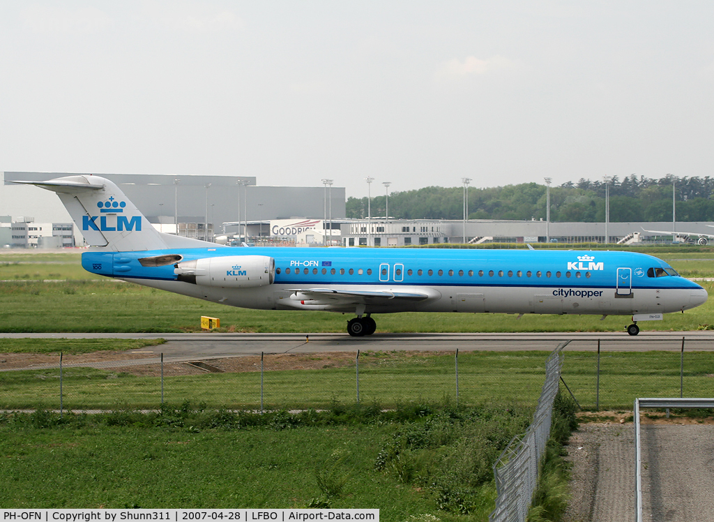 PH-OFN, 1993 Fokker 100 (F-28-0100) C/N 11477, Rolling holding point rwy 14L for departure