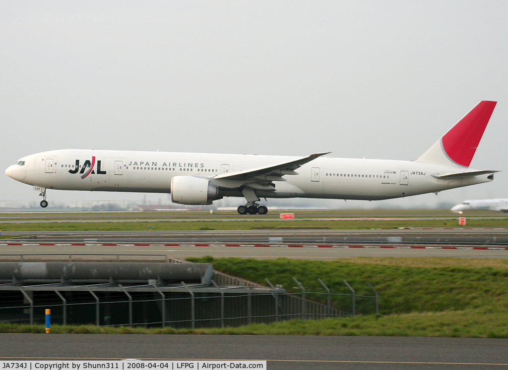 JA734J, 2005 Boeing 777-346/ER C/N 32433, On take off...