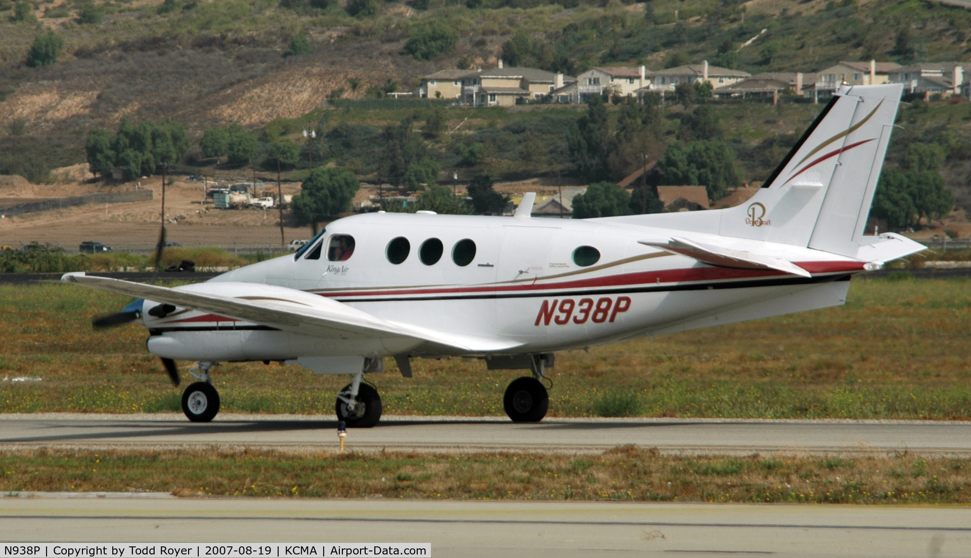 N938P, 1990 Beech C90A King Air C/N LJ-1250, Camarillo airshow 2007
