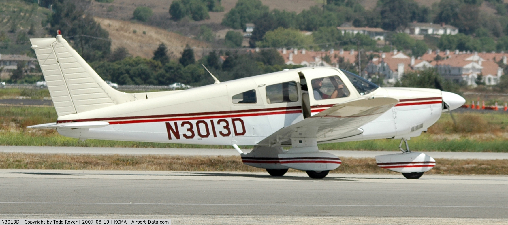 N3013D, 1978 Piper PA-28-181 Archer II C/N 28-7990170, Camarillo airshow 2007