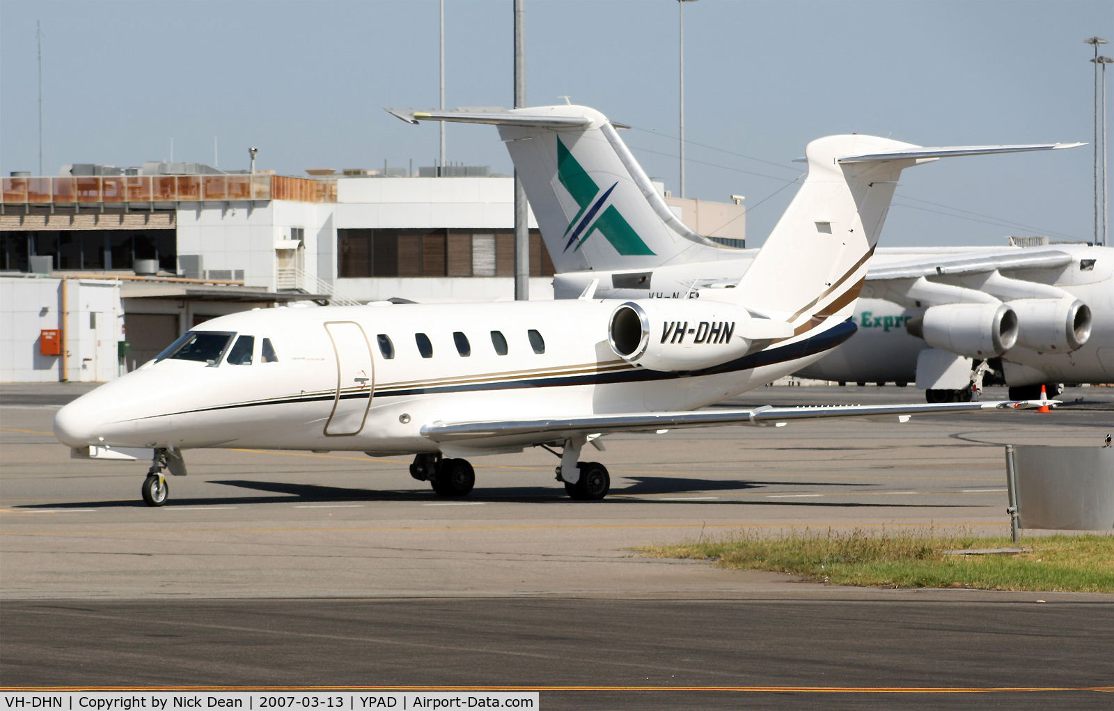 VH-DHN, 1993 Cessna 650 Citation VII C/N 650-7011, YPAD