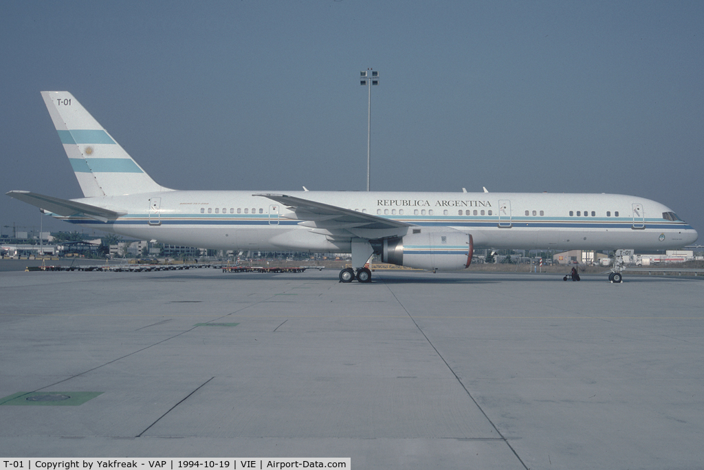 T-01, 1992 Boeing 757-23A C/N 25487/470, Argentinian Air Force Boeing 757-200