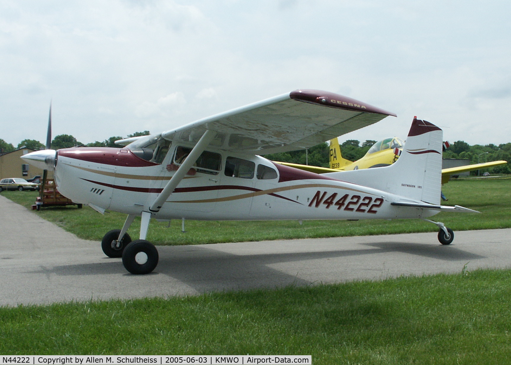 N44222, 1980 Cessna A185F Skywagon 185 C/N 18503951, Arriving 180 Club fly-in