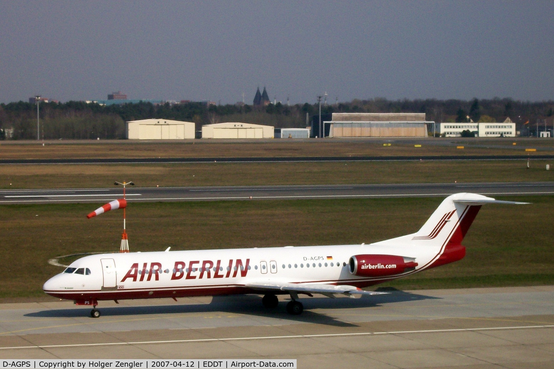 D-AGPS, 1992 Fokker 100 (F-28-0100) C/N 11399, One of the red and white Berliners