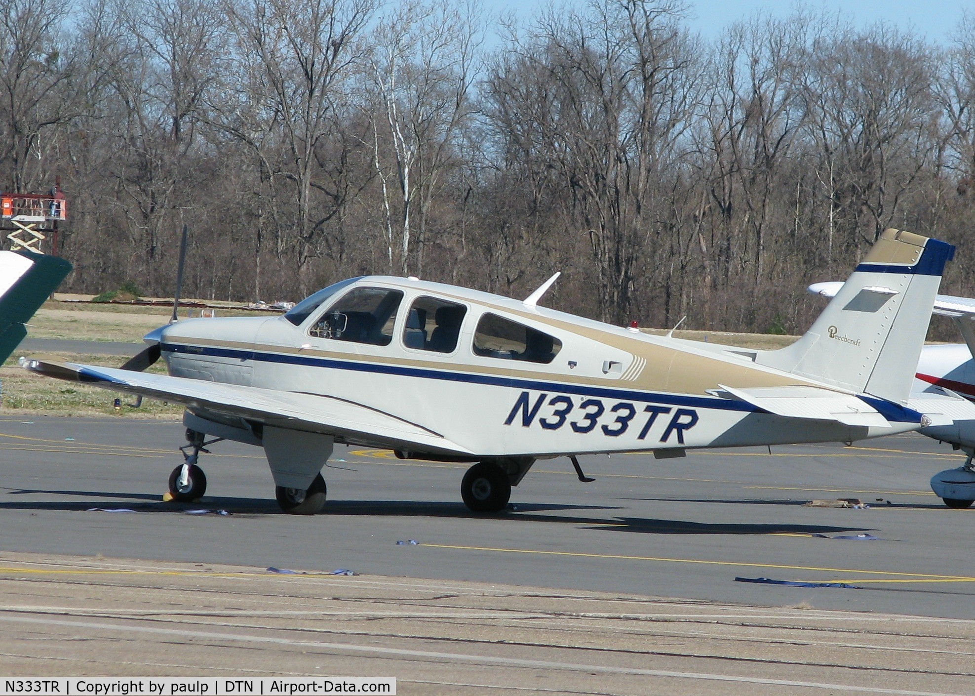 N333TR, 1979 Beech F33A Bonanza C/N CE-860, Parked at the Downtown Shreveport airport.