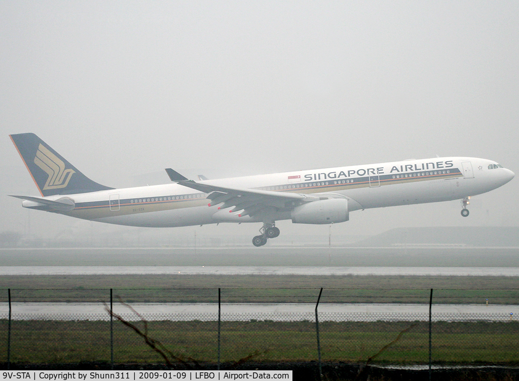 9V-STA, 2008 Airbus A330-343E C/N 978, Come back from photo flight test by Airbus...