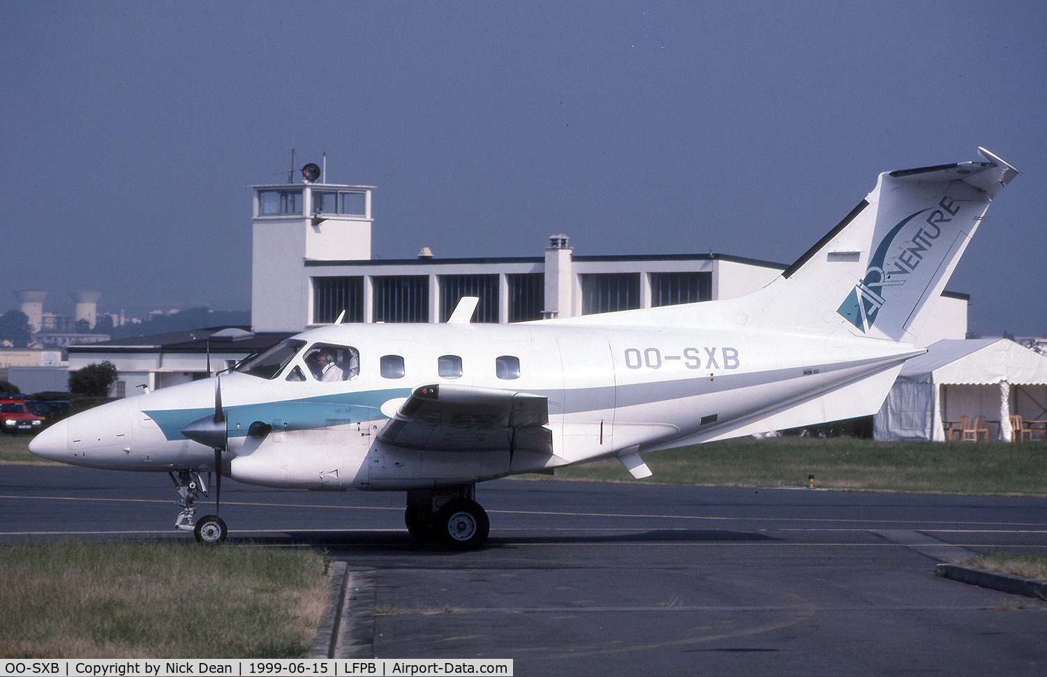OO-SXB, 1981 Embraer EMB-121A Xingu C/N 121040, LFPB