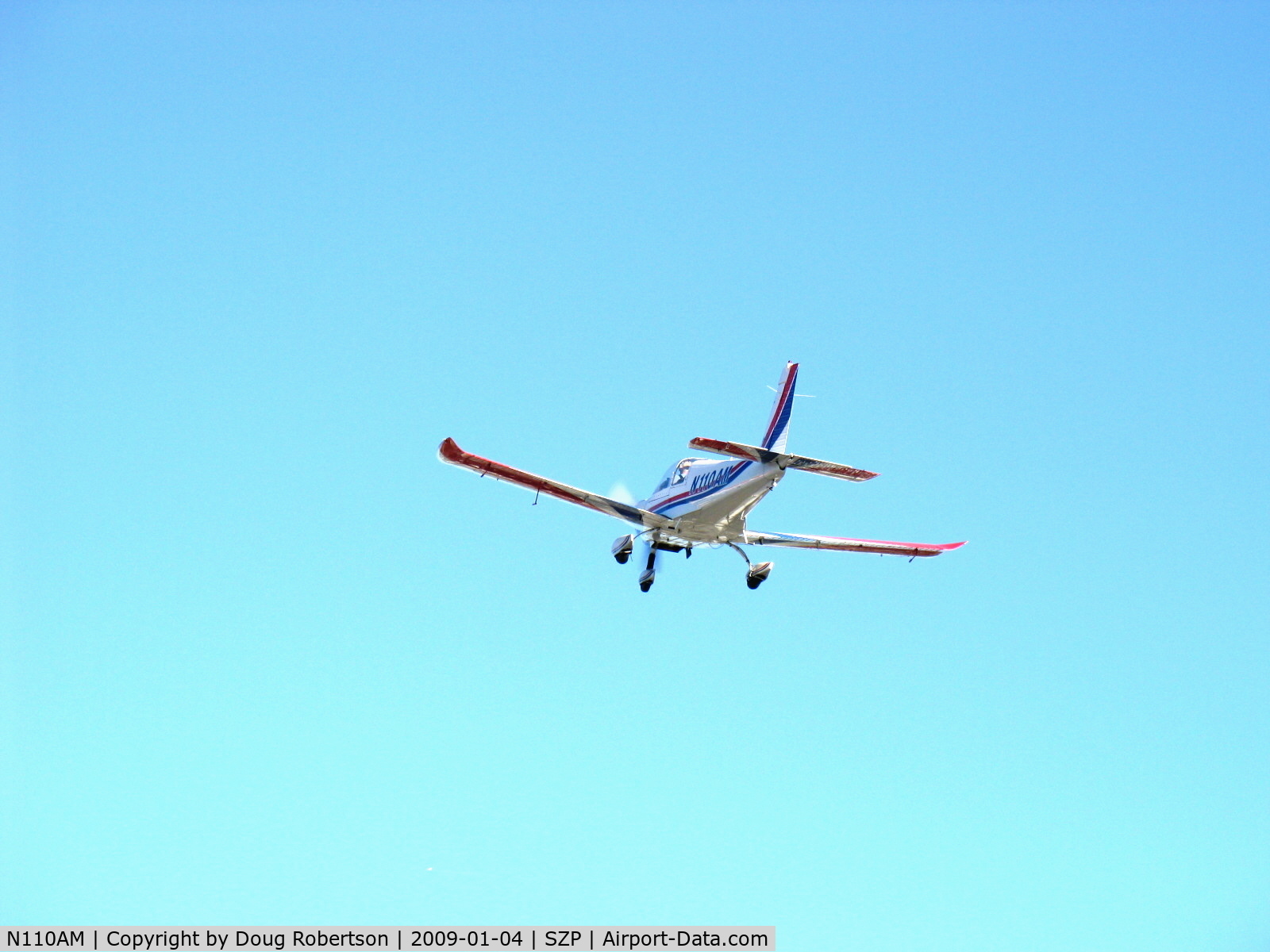 N110AM, 1996 Zlin Z-242L C/N 0727, 1996 Moravan Zlin Z242L fully aerobatic, Lycoming AEIO-360-B 200 Hp, takeoff climb Rwy 04