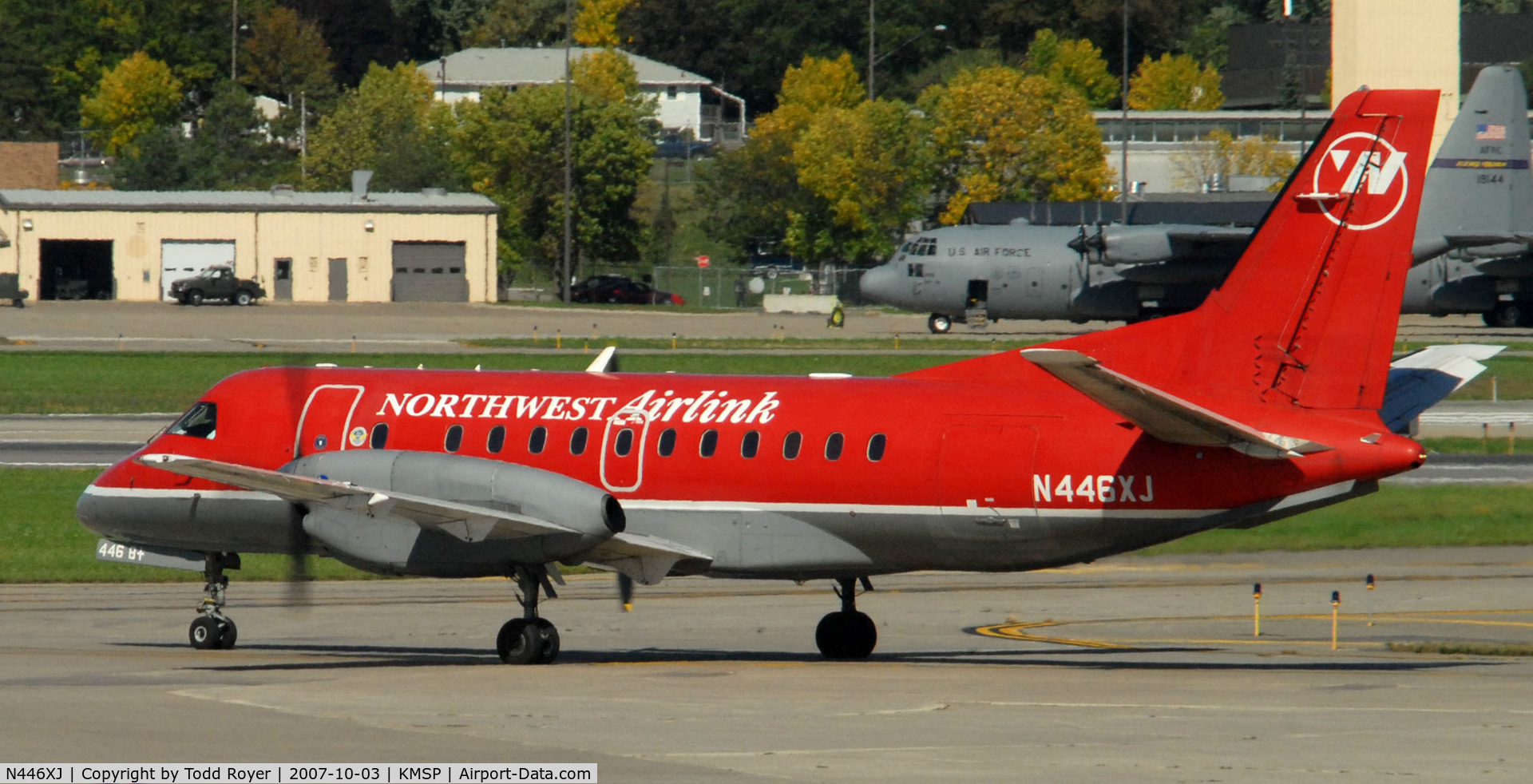N446XJ, 1998 Saab 340B C/N 340B446, Taxi for departure