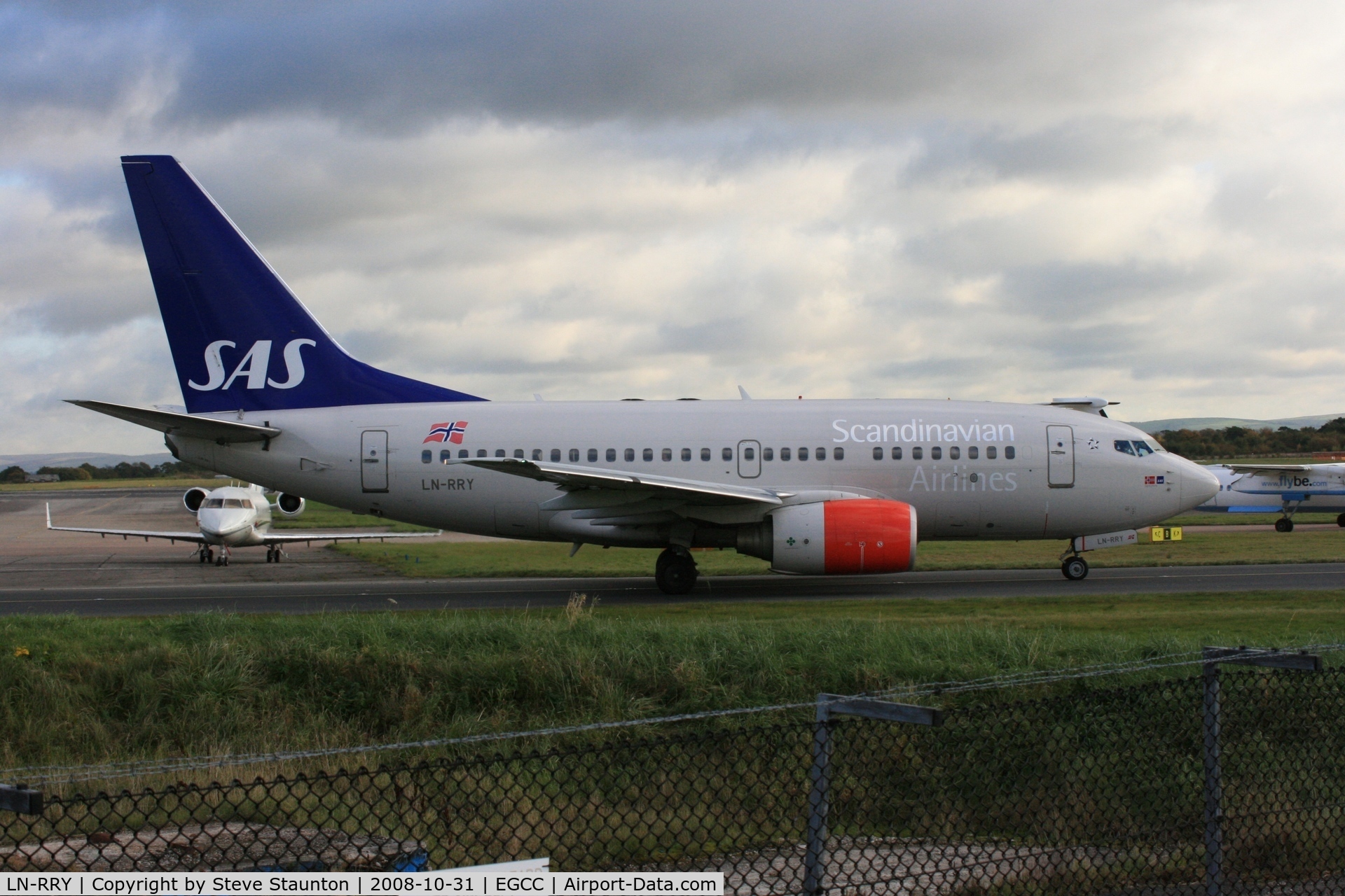 LN-RRY, 1998 Boeing 737-683 C/N 28297, Taken at Manchester Airport, October 2008