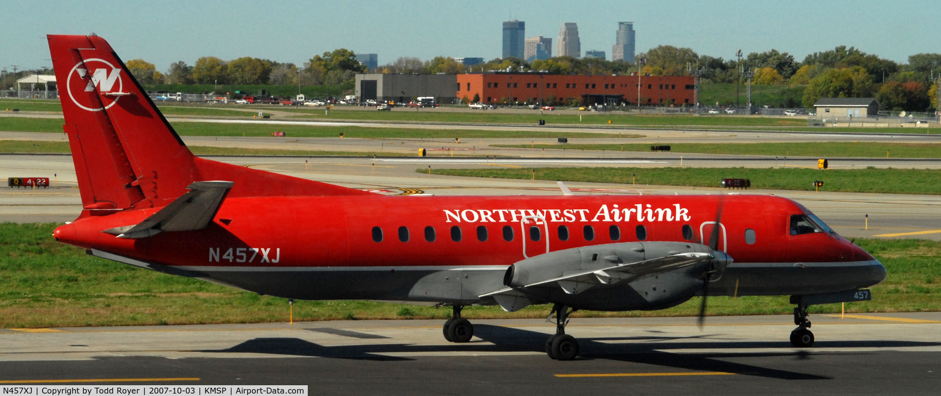 N457XJ, 1998 Saab 340B+ C/N 340B-457, Taxi to gate