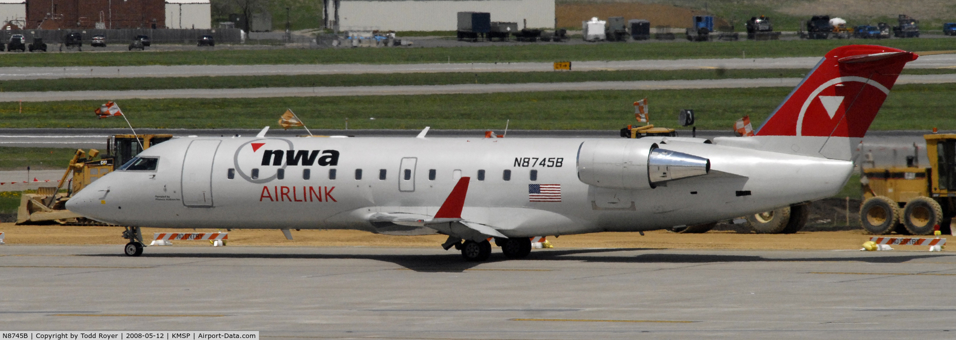 N8745B, 2003 Bombardier CRJ-200 (CL-600-2B19) C/N 7745, Taxi for departure