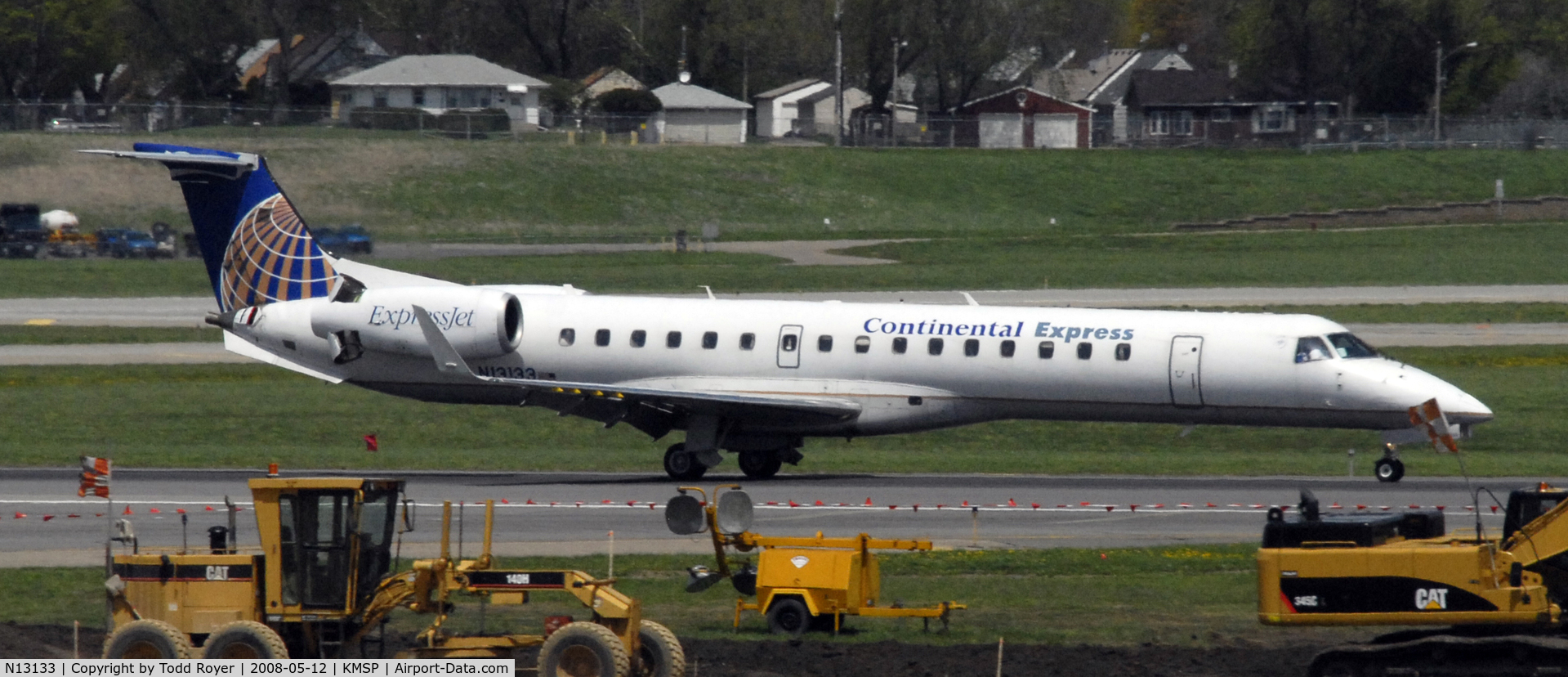 N13133, 2003 Embraer ERJ-145XR (EMB-145XR) C/N 145712, Landing Runway 12L at MSP