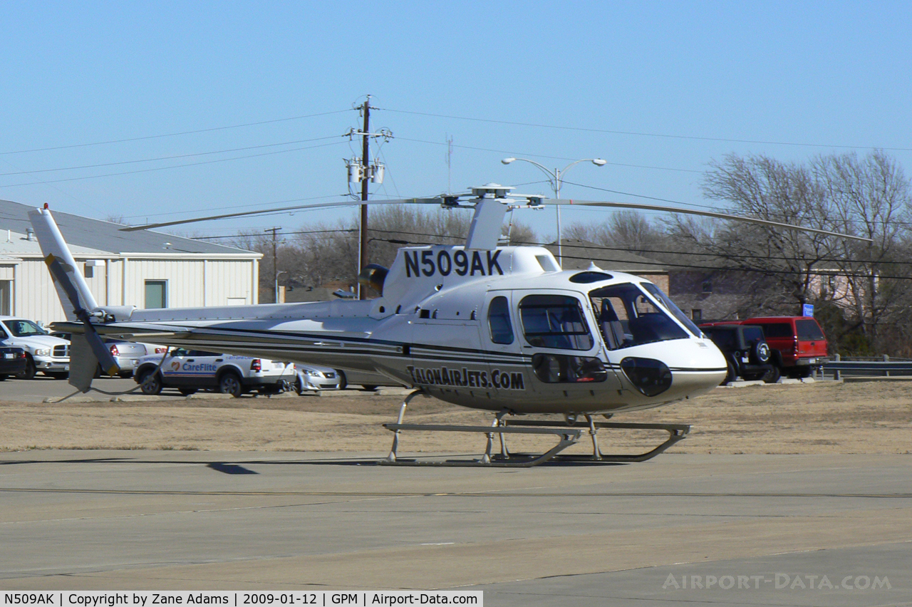 N509AK, Aerospatiale AS-350B-2 Ecureuil C/N 4453, At Grand Prairie Municipal
