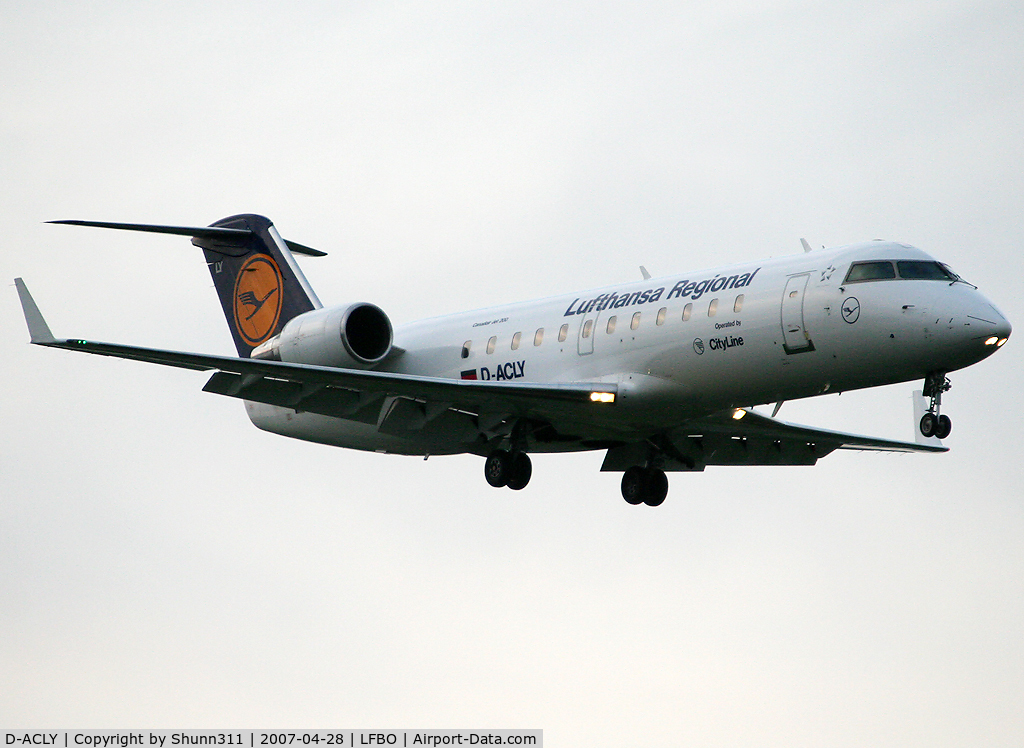 D-ACLY, 1996 Canadair CRJ-200LR (CL-600-2B19) C/N 7119, Landing rwy 14R