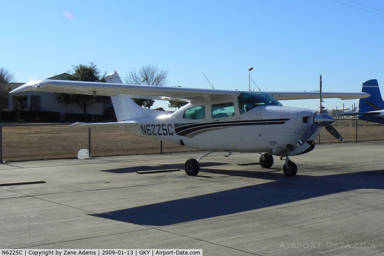 N6225C, 1980 Cessna T210N Turbo Centurion C/N 21063837, At Arlington Municipal
