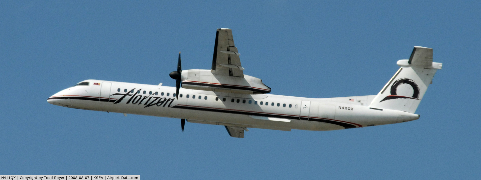 N411QX, 2001 Bombardier DHC-8-402 Dash 8 C/N 4055, Departing SEA on 16L