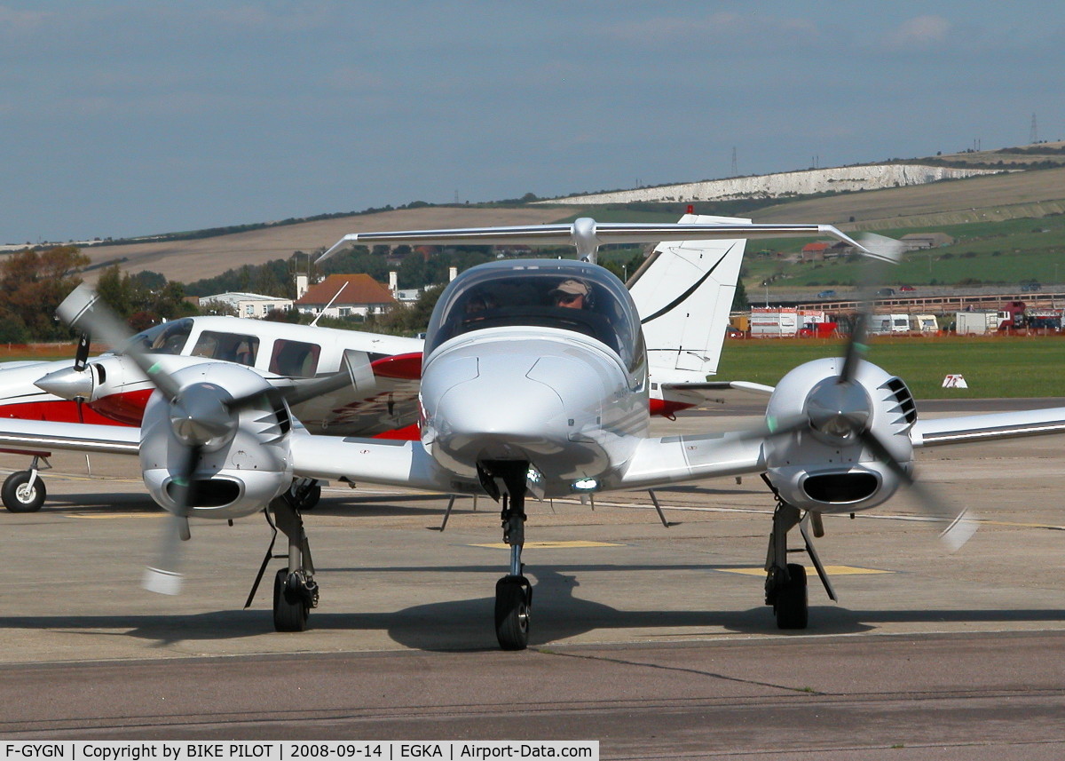 F-GYGN, Diamond DA-42 Twin Star C/N 42.153, FRENCH TWIN STAR TAXING OUT FOR DEPARTURE
