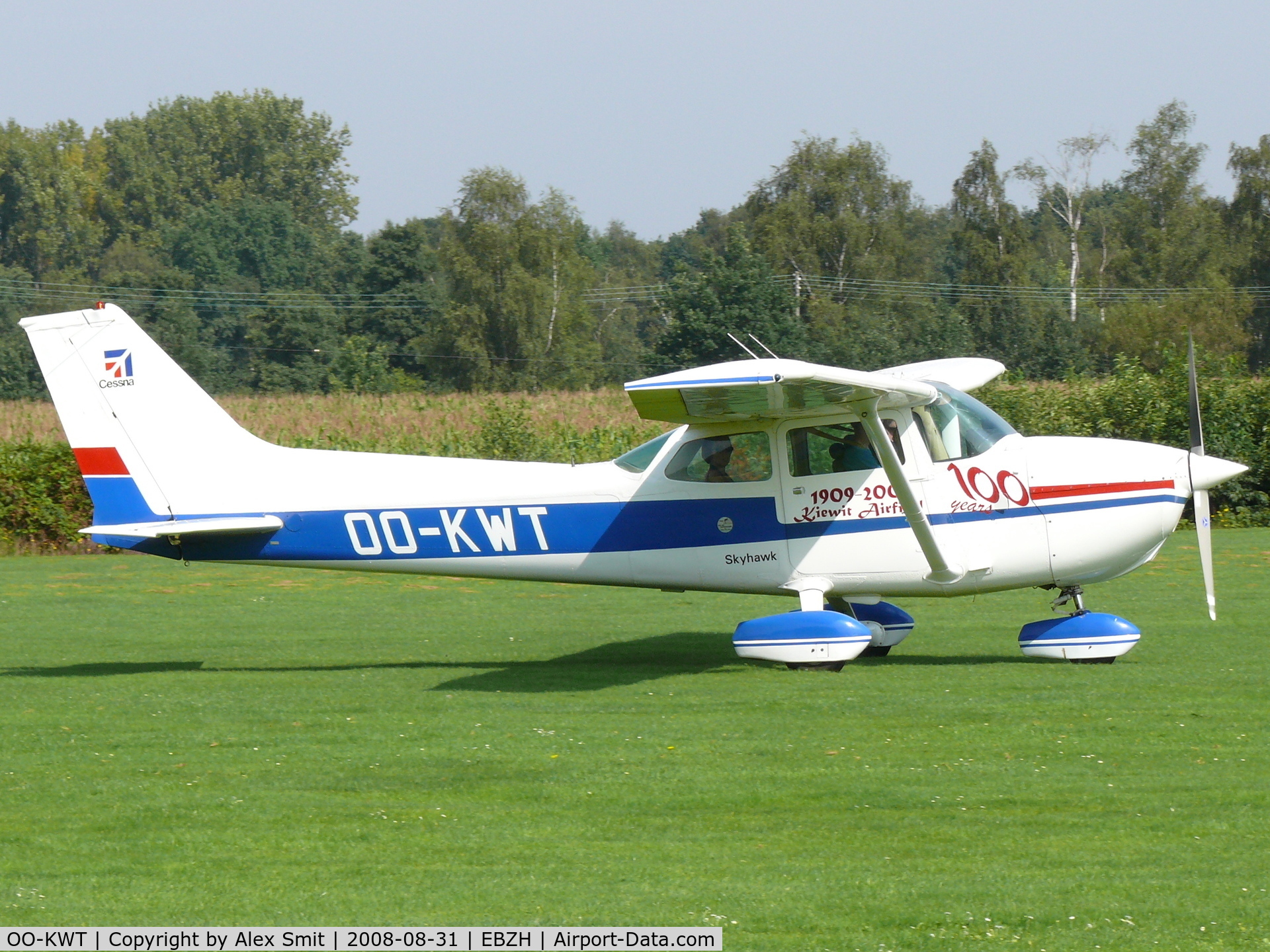 OO-KWT, Cessna 172N C/N 17268274, Cessna C172N Skyhawk OO-KWT Aero Kiewit