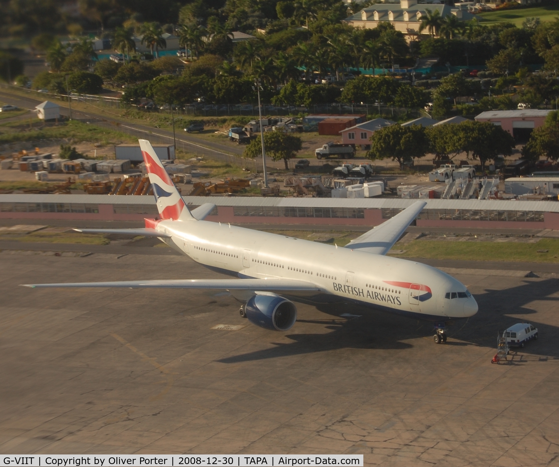 G-VIIT, 1999 Boeing 777-236 C/N 29962, BA2156 on the ground in Antigua as we take off for SJU onboard AA5027