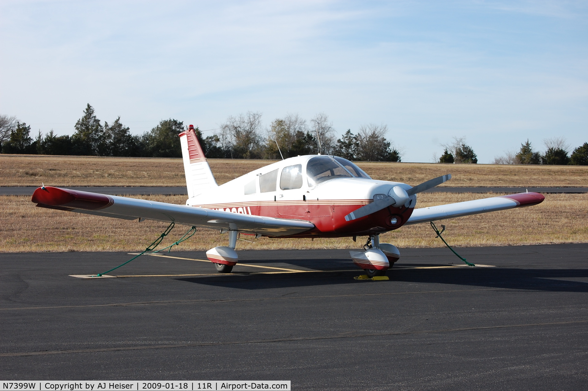 N7399W, 1963 Piper PA-28-180 C/N 28-1287, N7399W at 11R (Brenham Municipal, TX)