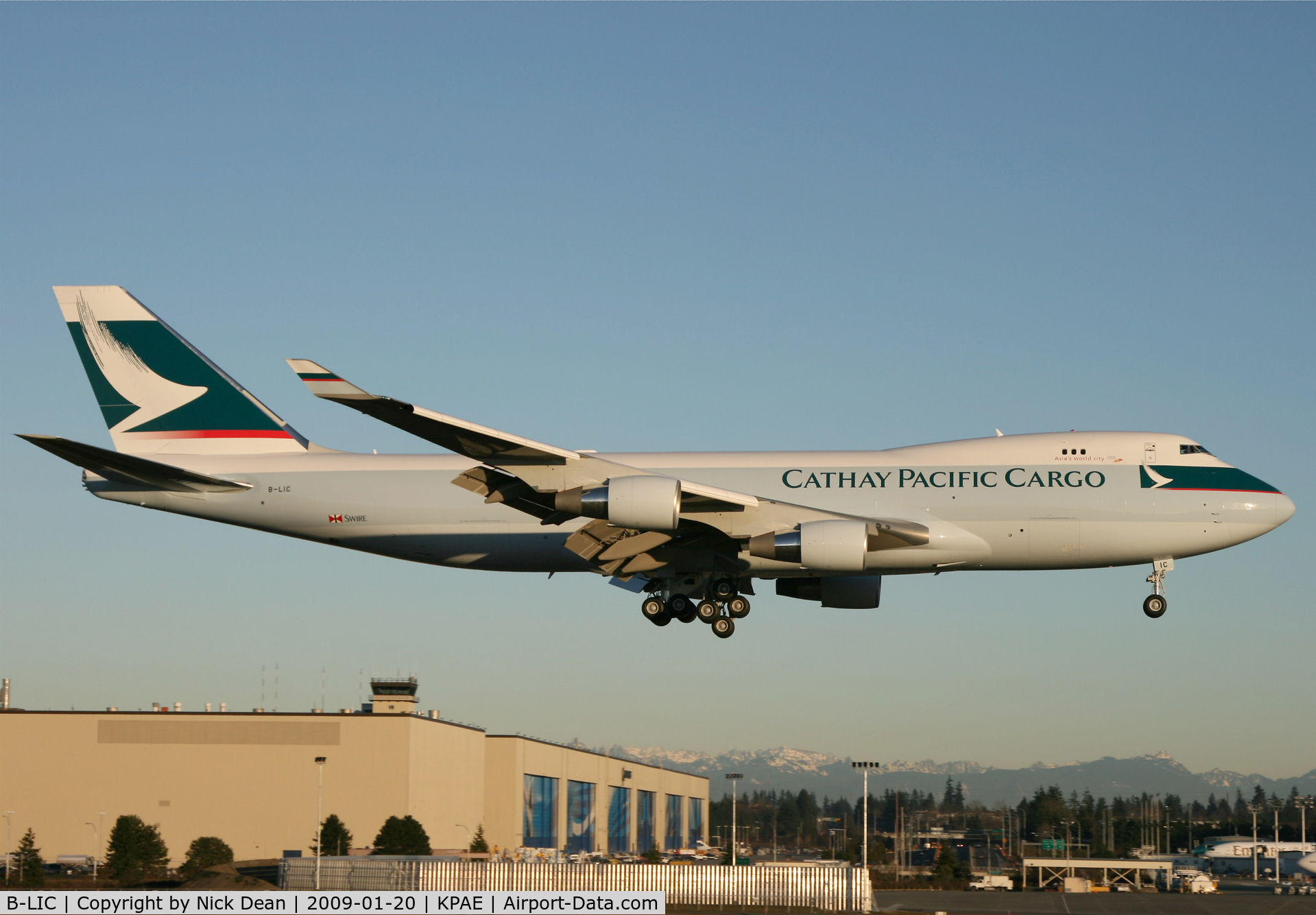 B-LIC, 2009 Boeing 747-467ERF C/N 36868, KPAE (Boeing 583 returning from an unusually long 1st flight departed PAE 13:17 local and came back as the light was fading a few minutes before 16:00)