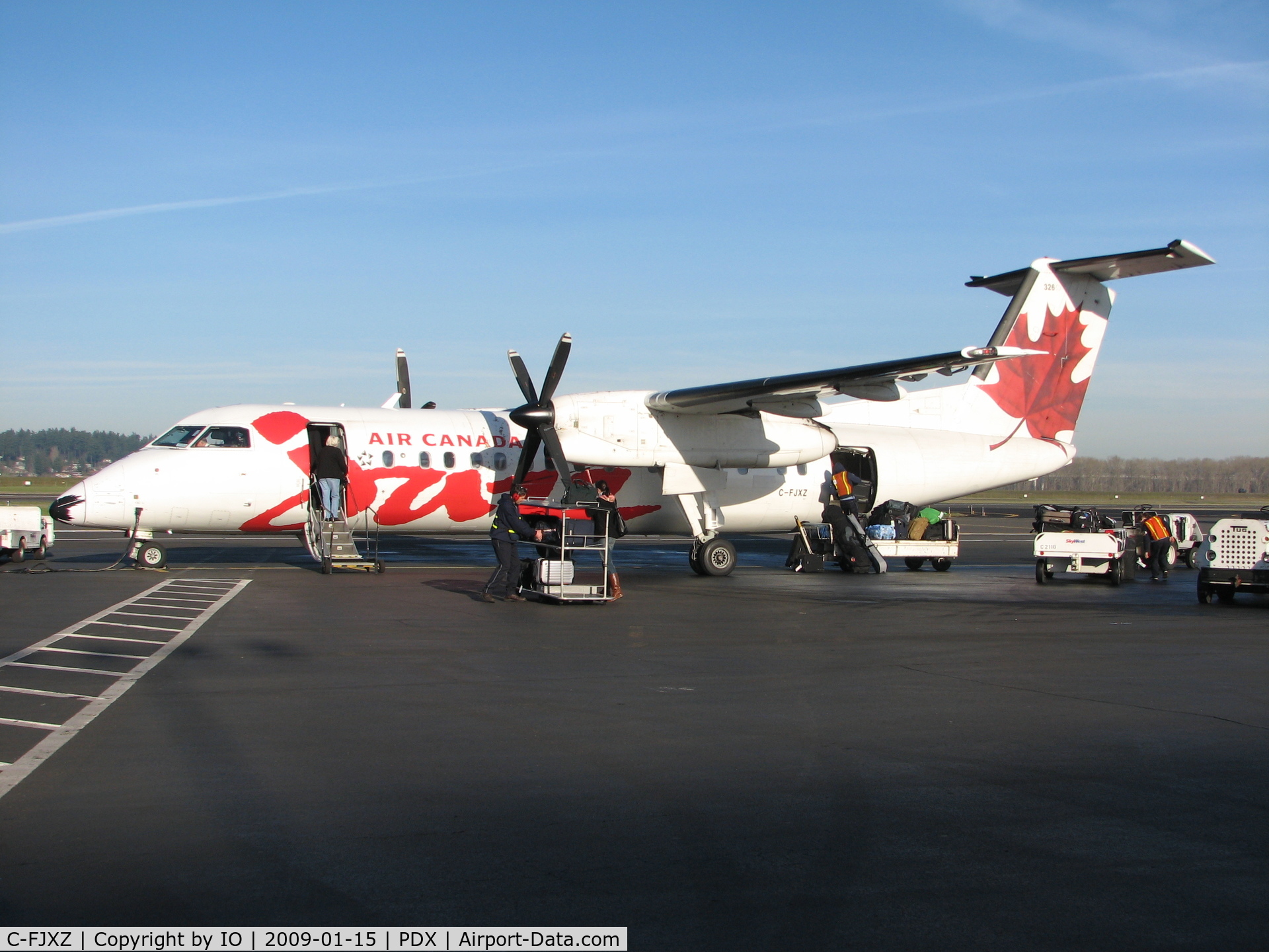 C-FJXZ, 1991 De Havilland Canada DHC-8-311 Dash 8 C/N 264, PORTLAND-VANOUVER