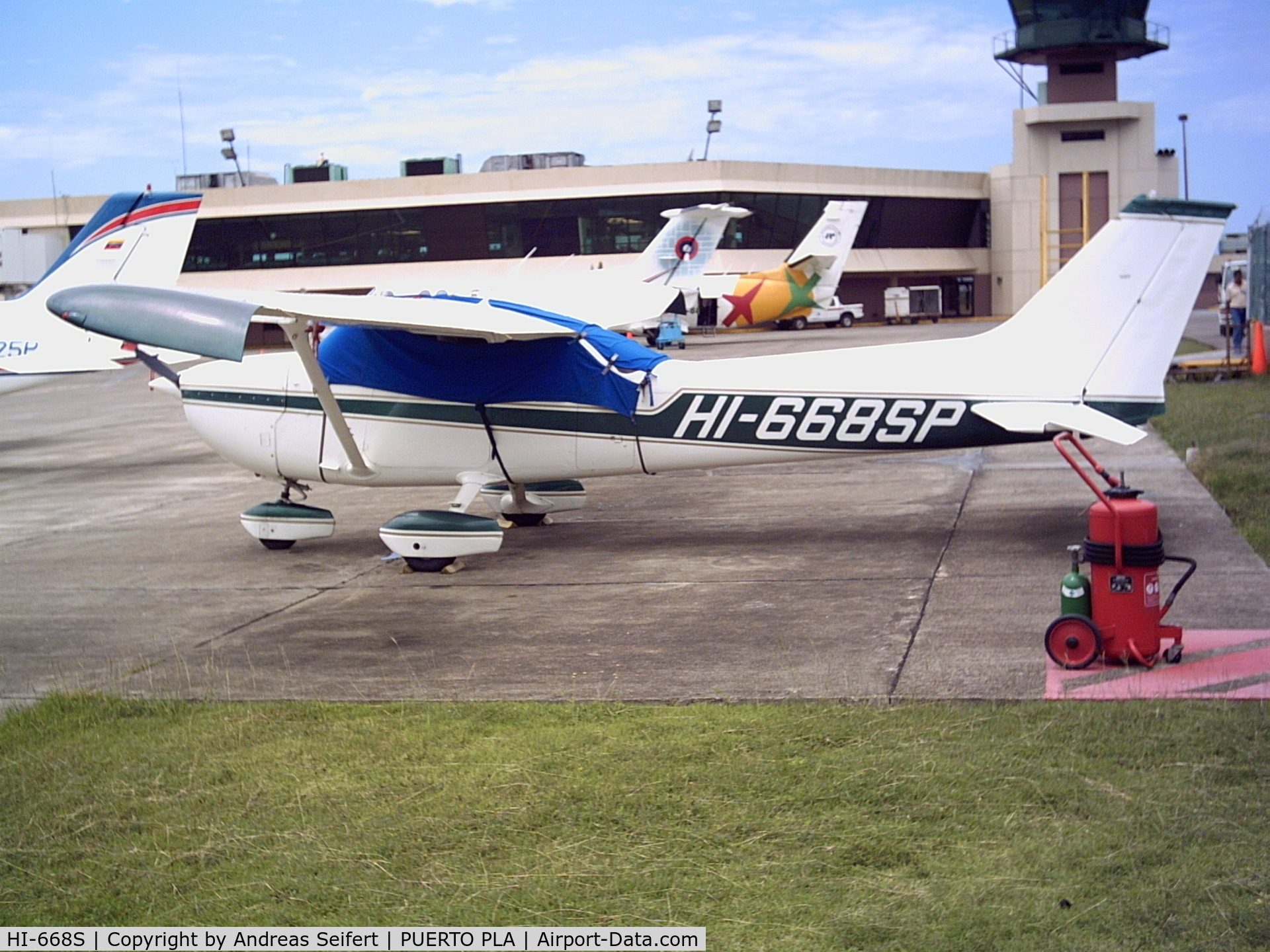 HI-668S, Cessna 172S SP C/N Not found HI-668S, Airport Puerto Plata April 2004