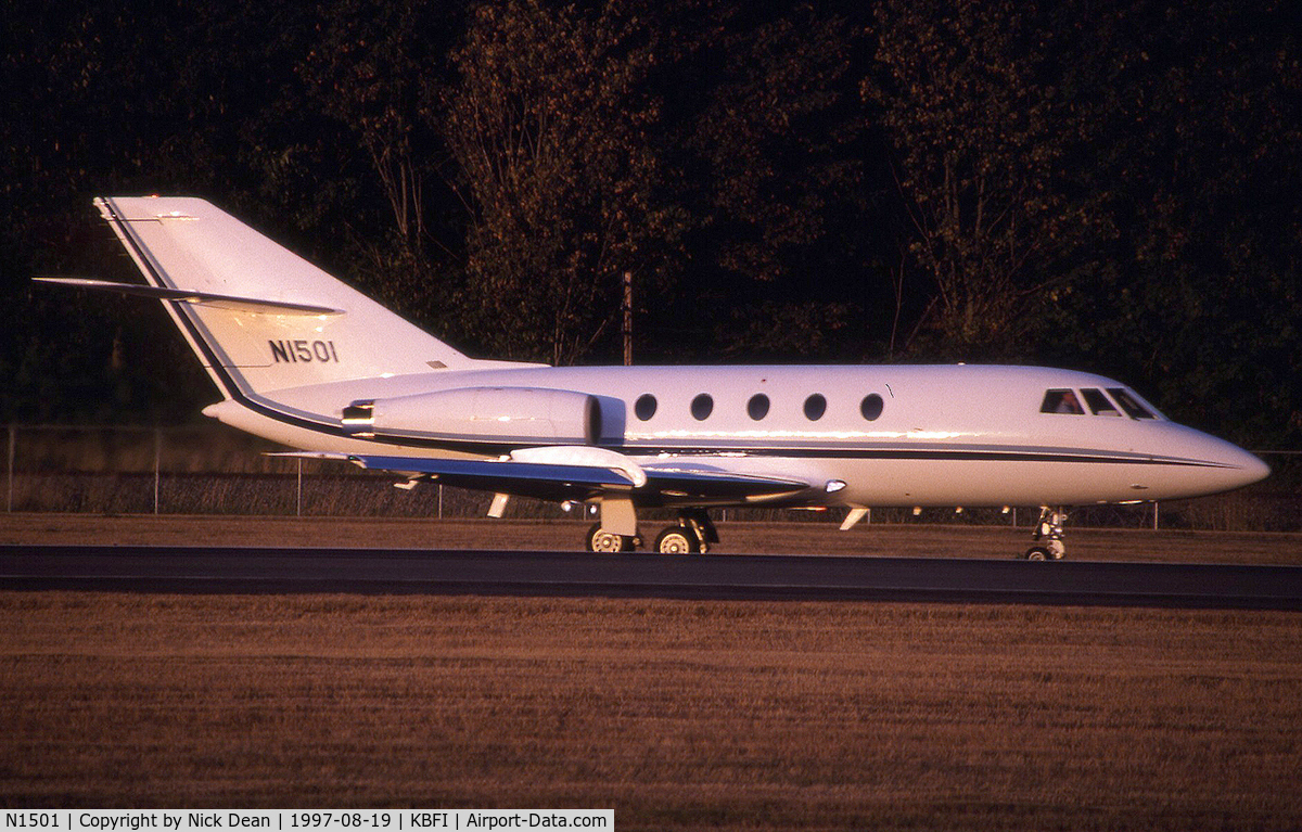 N1501, 1964 Dassault Fan Jet Falcon (20C) C/N 15, KBFI (Previous ID's carried by this airfame F-WMKK, N806F, N622R, N1502, N151CG, N1501 last noted WFU and stored)