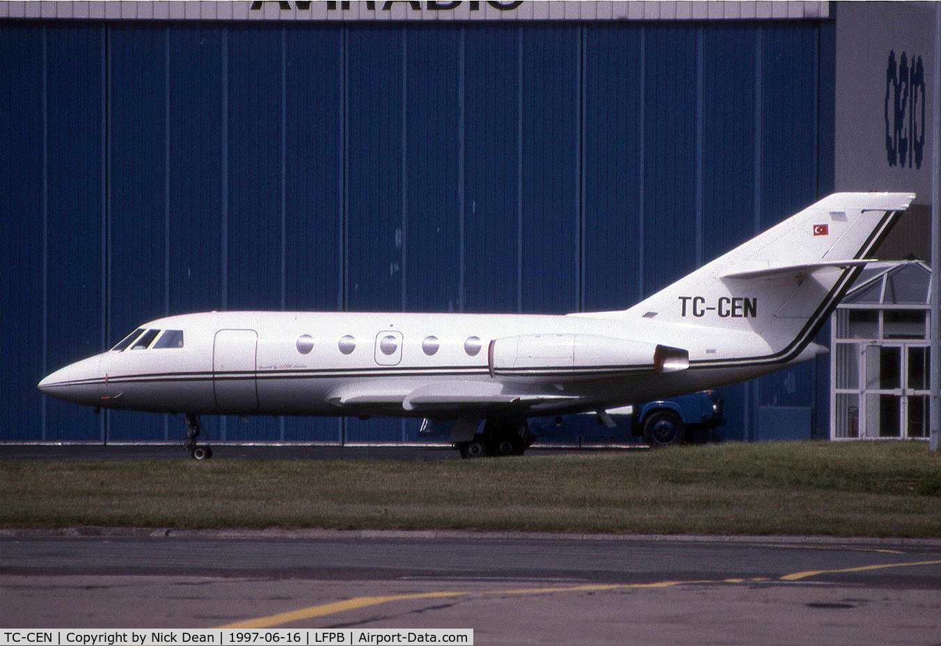 TC-CEN, 1975 Dassault Falcon (Mystere) 20E C/N 326, LFPB