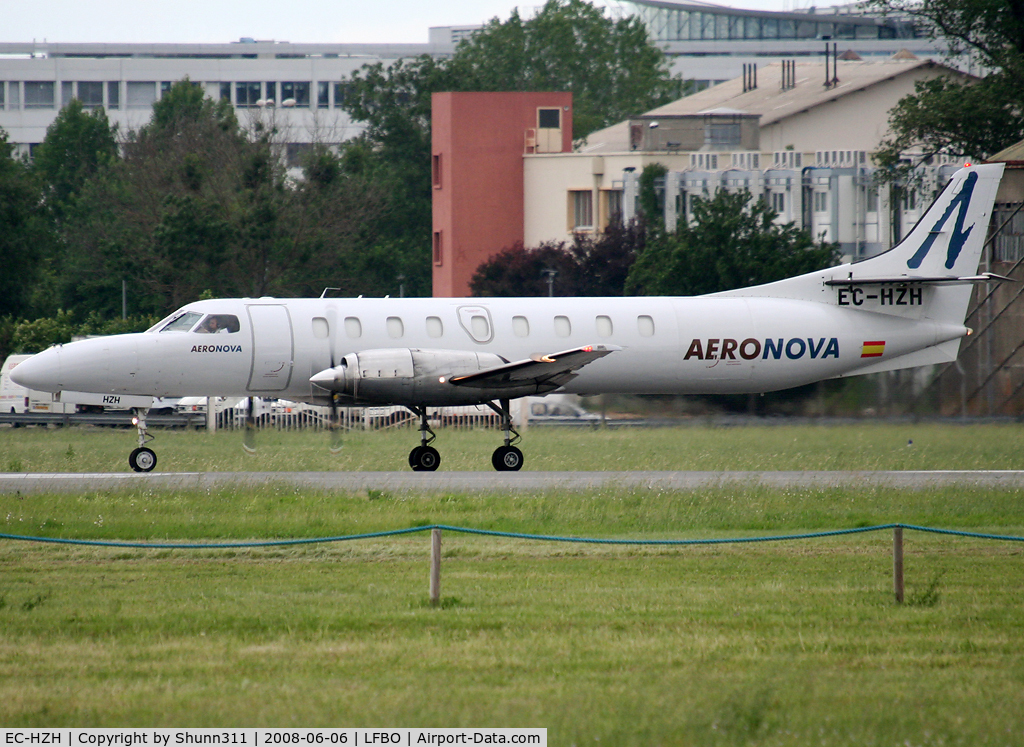 EC-HZH, 1988 Fairchild SA-227AC Metro III C/N AC-720, Lining up rwy 32R for departure...