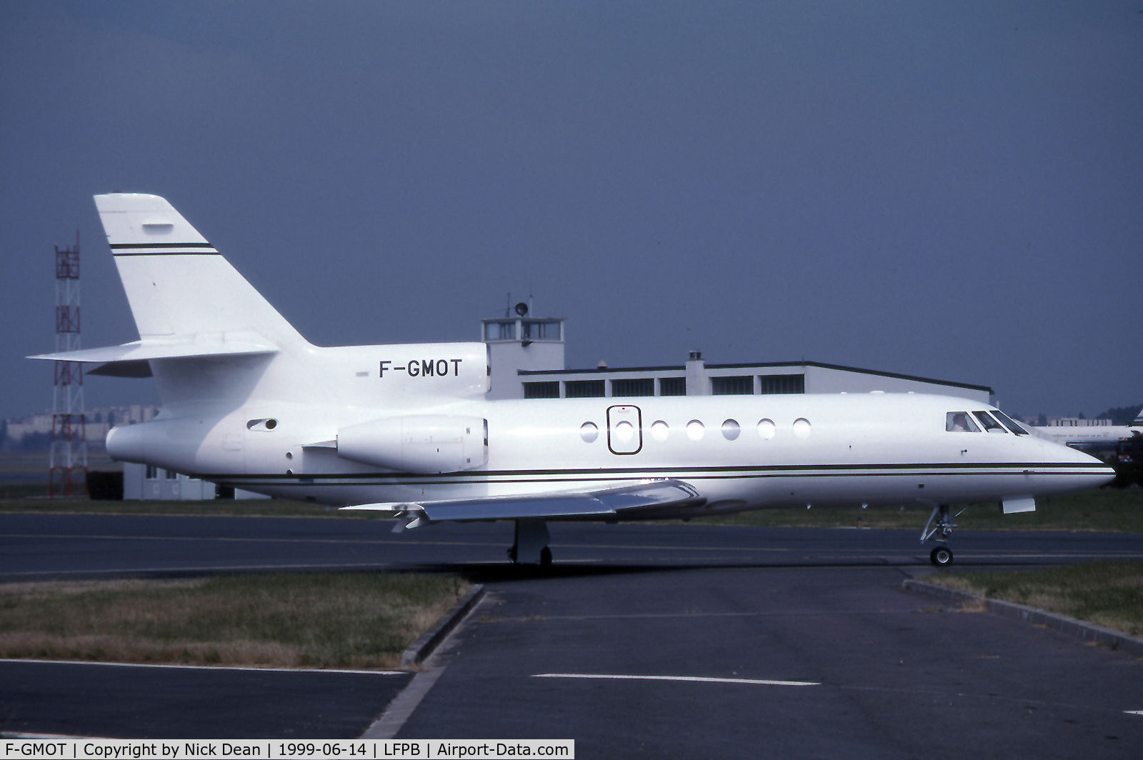 F-GMOT, Dassault Mystere Falcon 50 C/N 111, LFPB