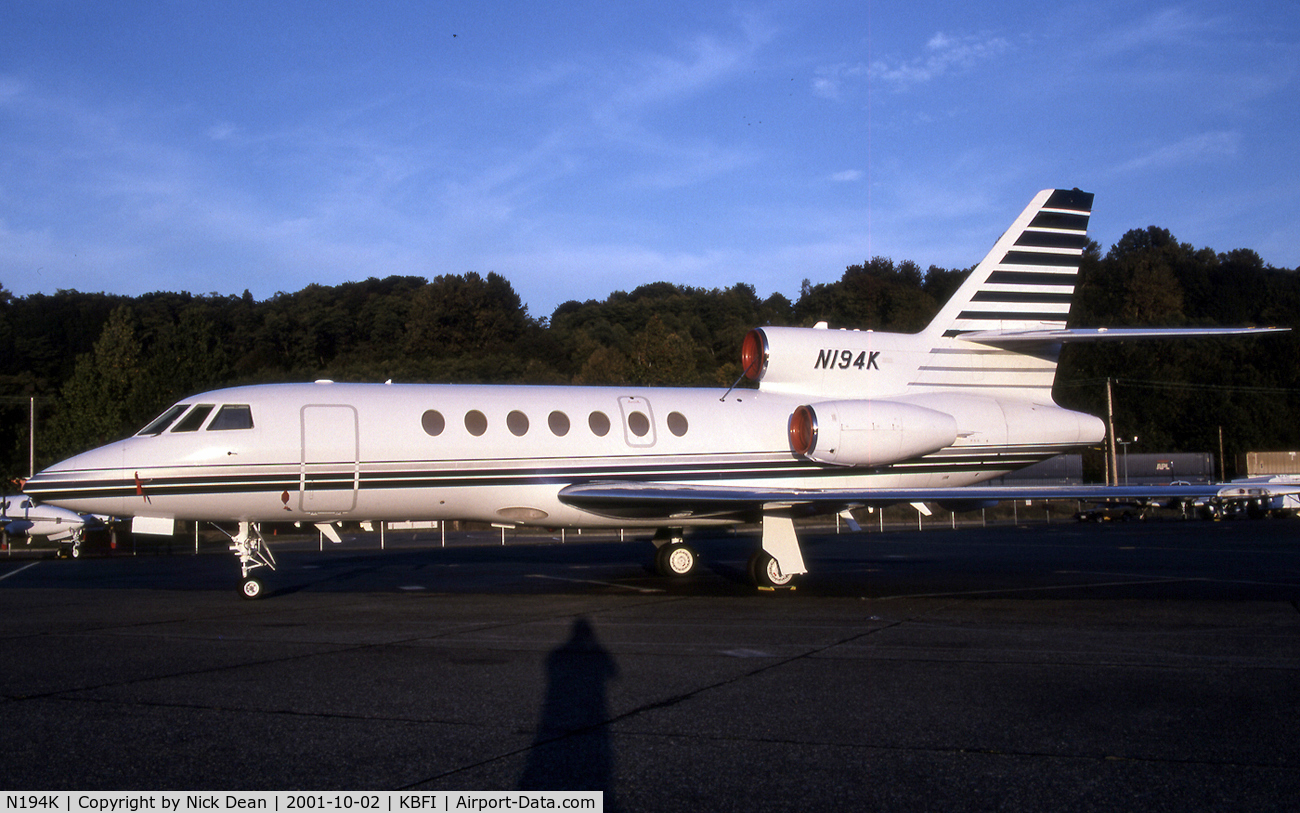 N194K, Dassault Falcon 50 C/N 194, KBFI (Low evening sun unavoidable shadow)