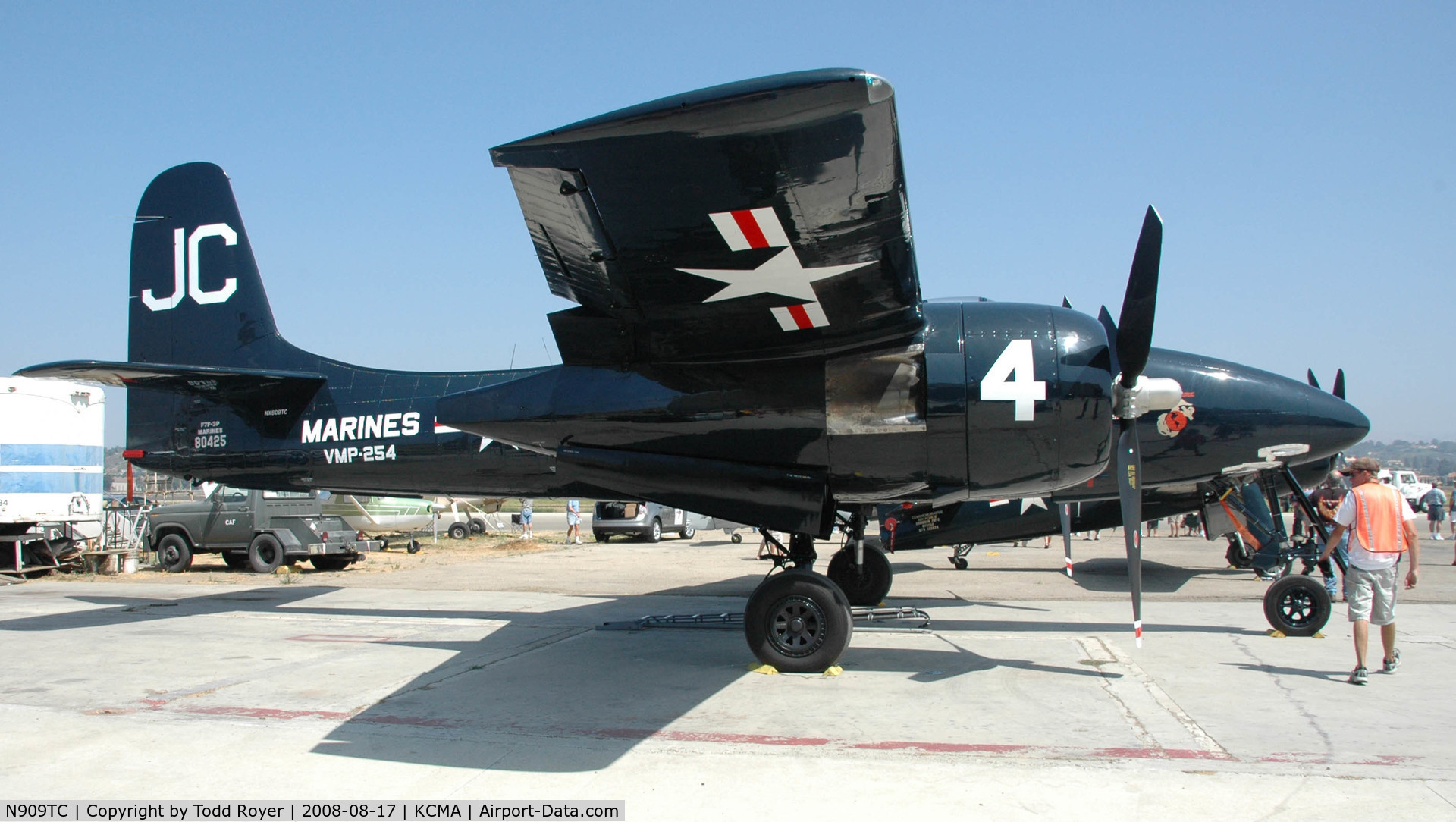 N909TC, 1945 Grumman F7F-3P Tigercat C/N 80425, Camarillo Airshow 2008