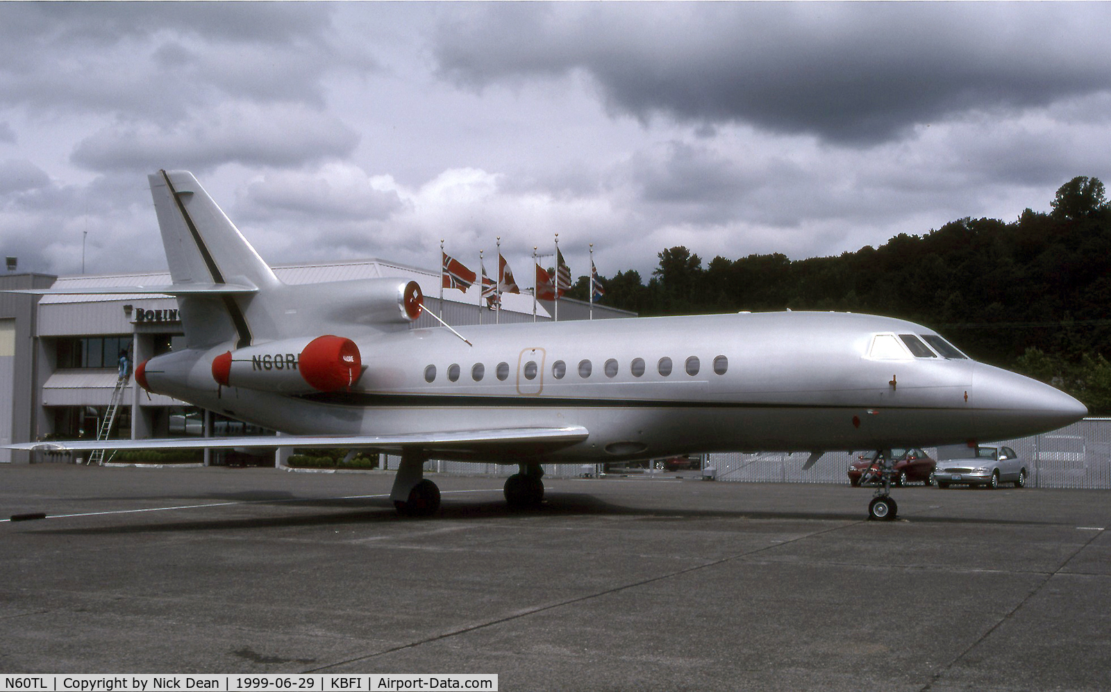 N60TL, 1989 Dassault Falcon 900 C/N 75, Seen here as N60RE this airframe is currently registered N60TL as posted