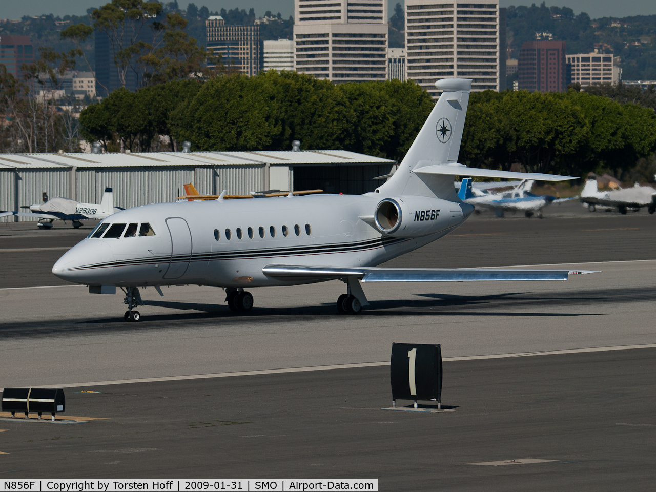 N856F, 2001 Dassault Falcon 2000 C/N 138, N856F departing from RWY 21