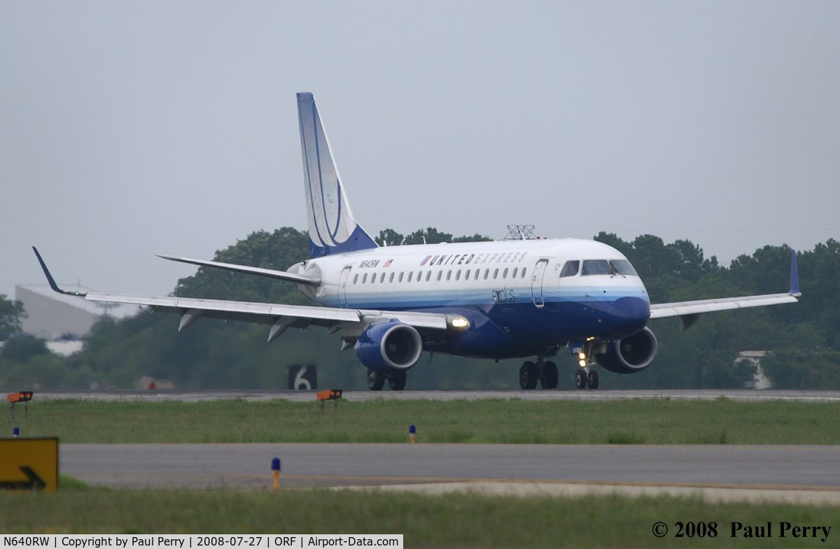 N640RW, 2004 Embraer 170SE (ERJ-170-100SE) C/N 17000058, Fresh arrival