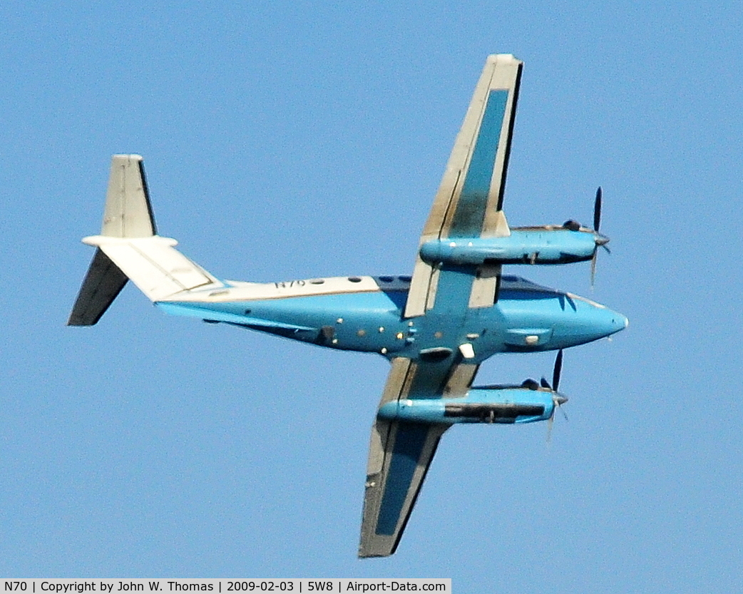 N70, 1988 Beech 300 C/N FF-5, Fly over